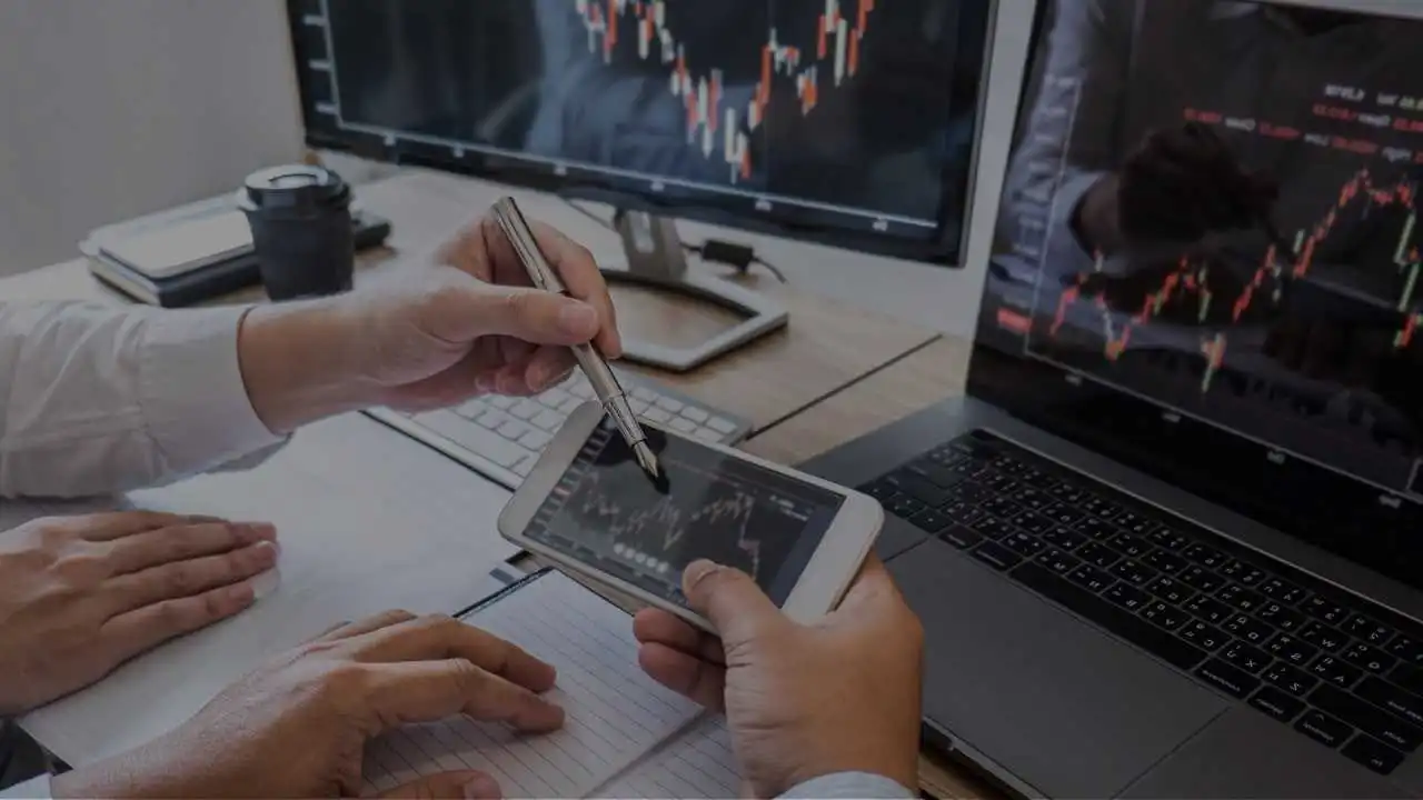 is it better to invest in stocks or mutual funds for beginners in India